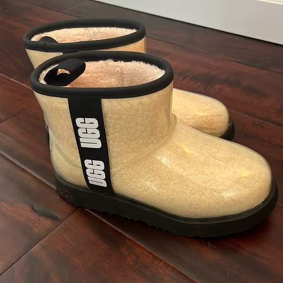 Ugh boots waterproof - Picture 1 of 3